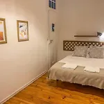 Stay As A Local! Santos Historical 6 Bedroom Apartment III