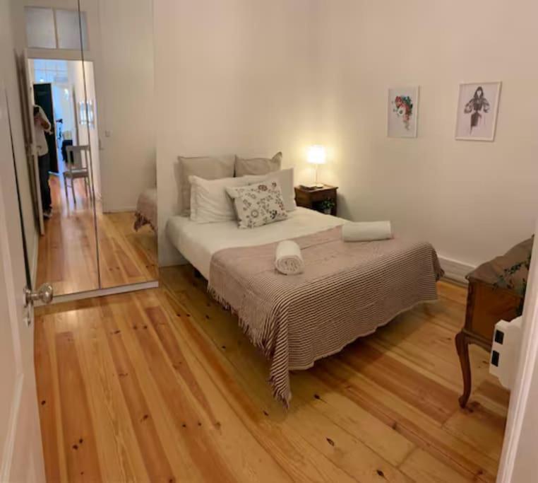 Apartamento As A Local! Santos Historical 6 Bedroom Iii Lisboa
